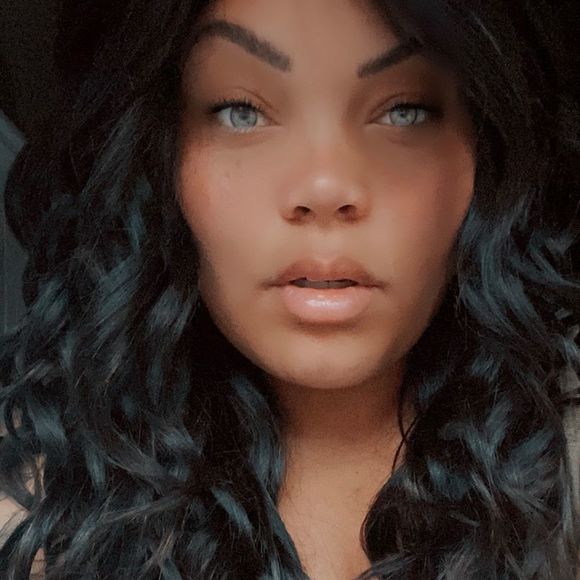 Meet your Posher, Kay - Picture 1 of 1